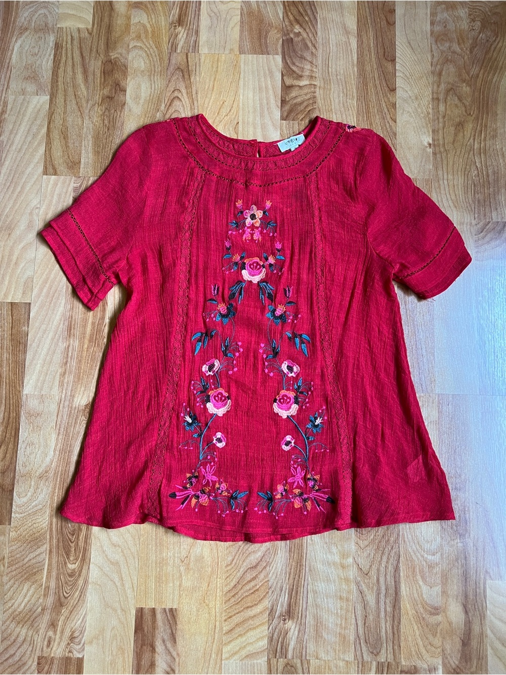Umgee Red Floral Gauzy Embroidered Short-Sleeve Top sz M